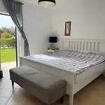 דירה Lovely 3 Bedroom In A In אלבופיירה