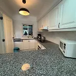 Lovely 3 Bedroom In A In דירה