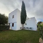 Lovely 3 Bedroom In A In דירה *