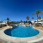 Lovely 3 Bedroom In A In אלבופיירה