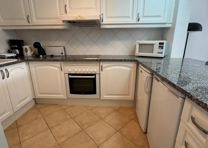 Lovely 3 Bedroom In A In Apartment