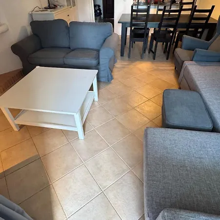 Lovely 3 Bedroom In A In *