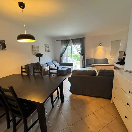 Lovely 3 Bedroom In A In Appartamento
