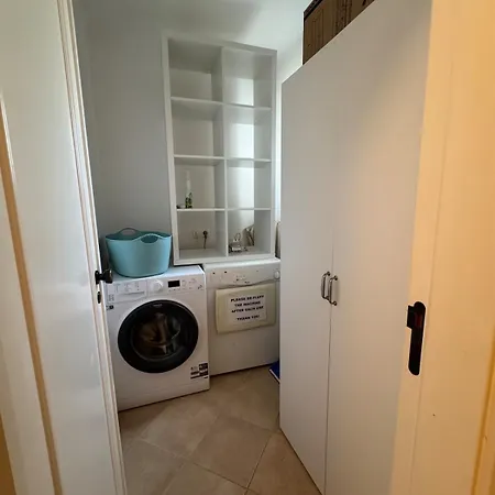 Lovely 3 Bedroom In A In Διαμέρισμα Αλμπουφέιρα