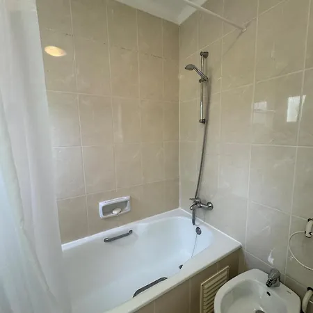 Apartamento Lovely 3 Bedroom In A In