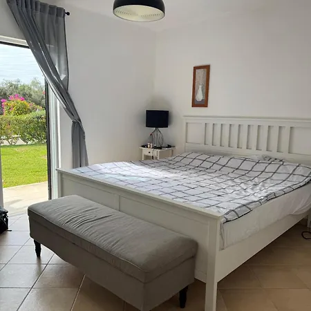 Διαμέρισμα Lovely 3 Bedroom In A In Αλμπουφέιρα
