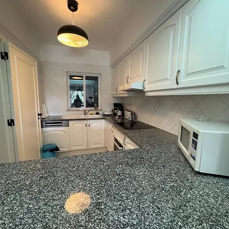 Lovely 3 Bedroom In A In Apartment