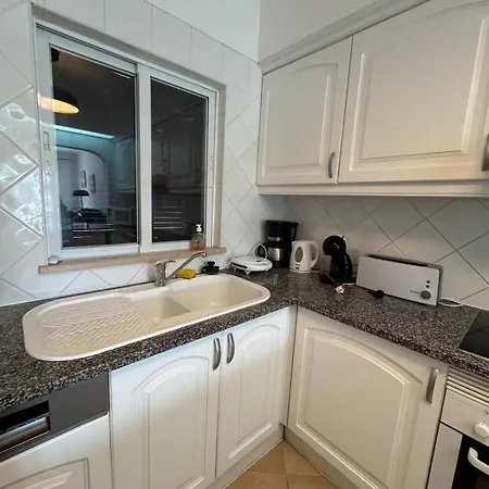 Lovely 3 Bedroom In A In شقة *