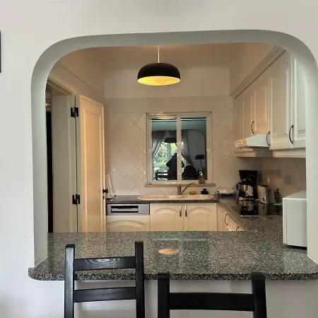 شقة Lovely 3 Bedroom In A In *