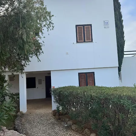 Lovely 3 Bedroom In A In شقة