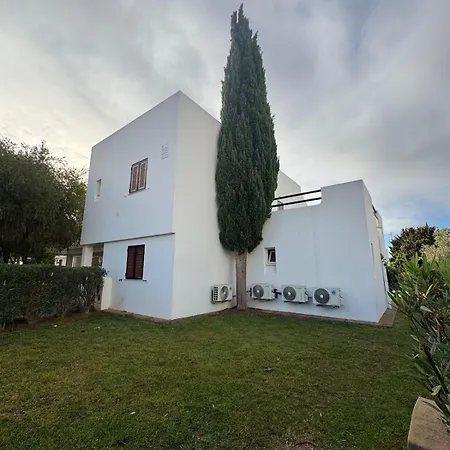 Lovely 3 Bedroom In A In شقة *