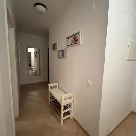 Lovely 3 Bedroom In A In אלבופיירה