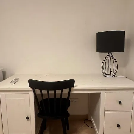 Lovely 3 Bedroom In A In *